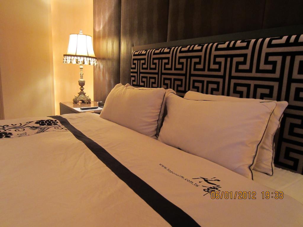 Sunshine Motel Đài Trung Ngoại thất bức ảnh