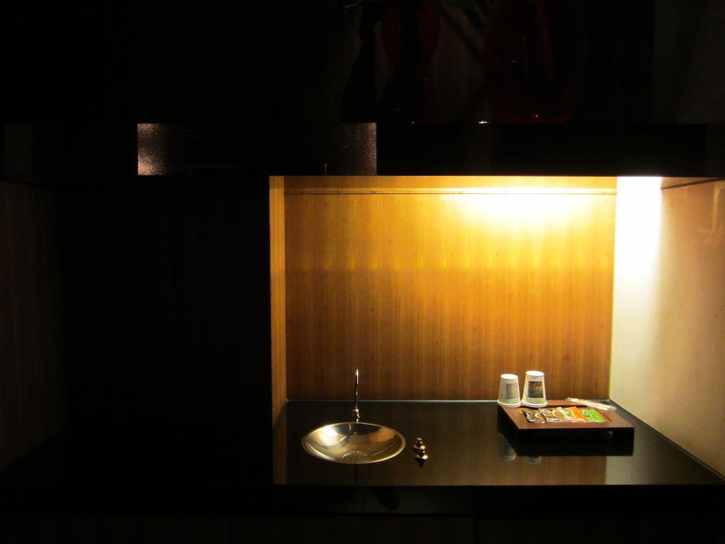 Sunshine Motel Đài Trung Ngoại thất bức ảnh