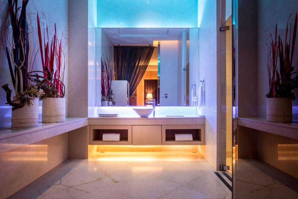 Sunshine Motel Đài Trung Ngoại thất bức ảnh