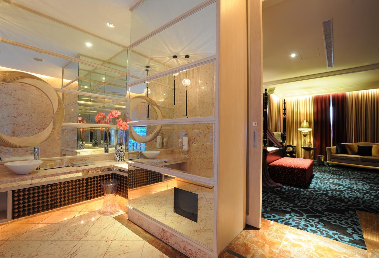 Sunshine Motel Đài Trung Ngoại thất bức ảnh