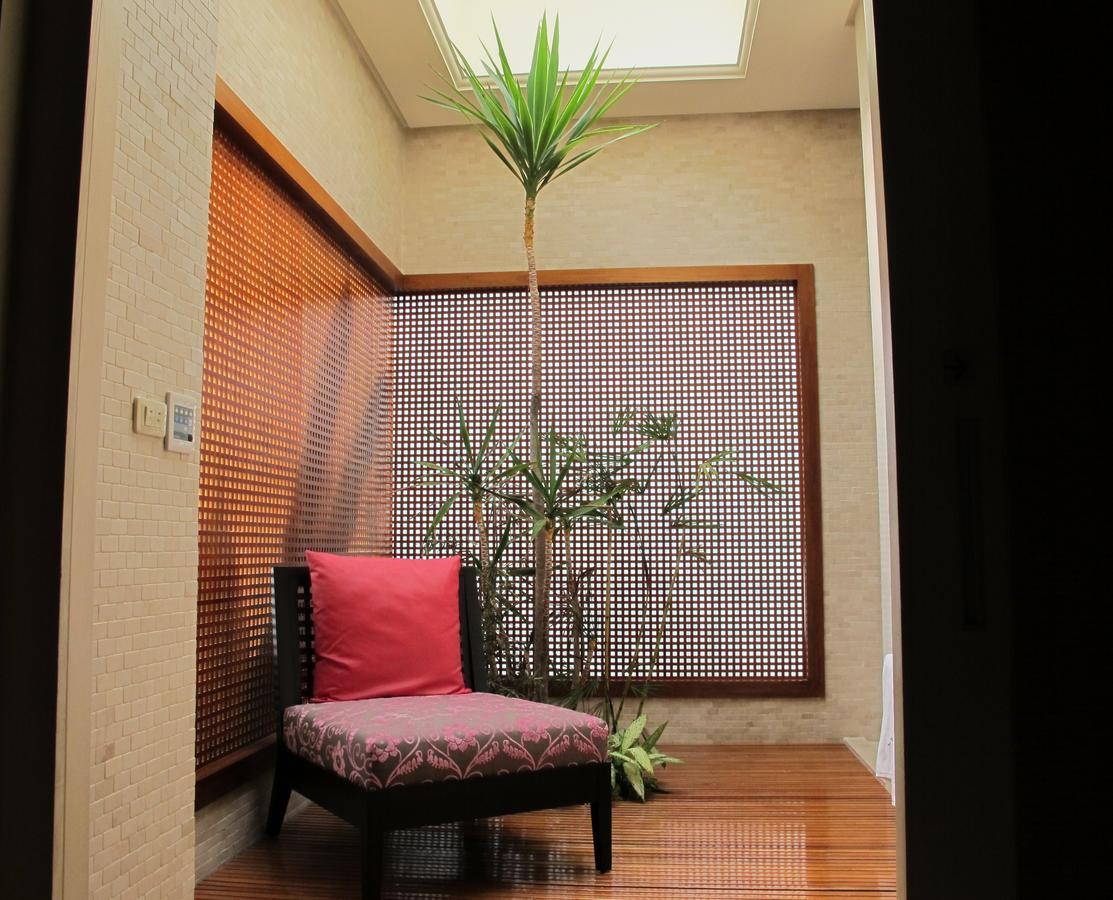 Sunshine Motel Đài Trung Ngoại thất bức ảnh