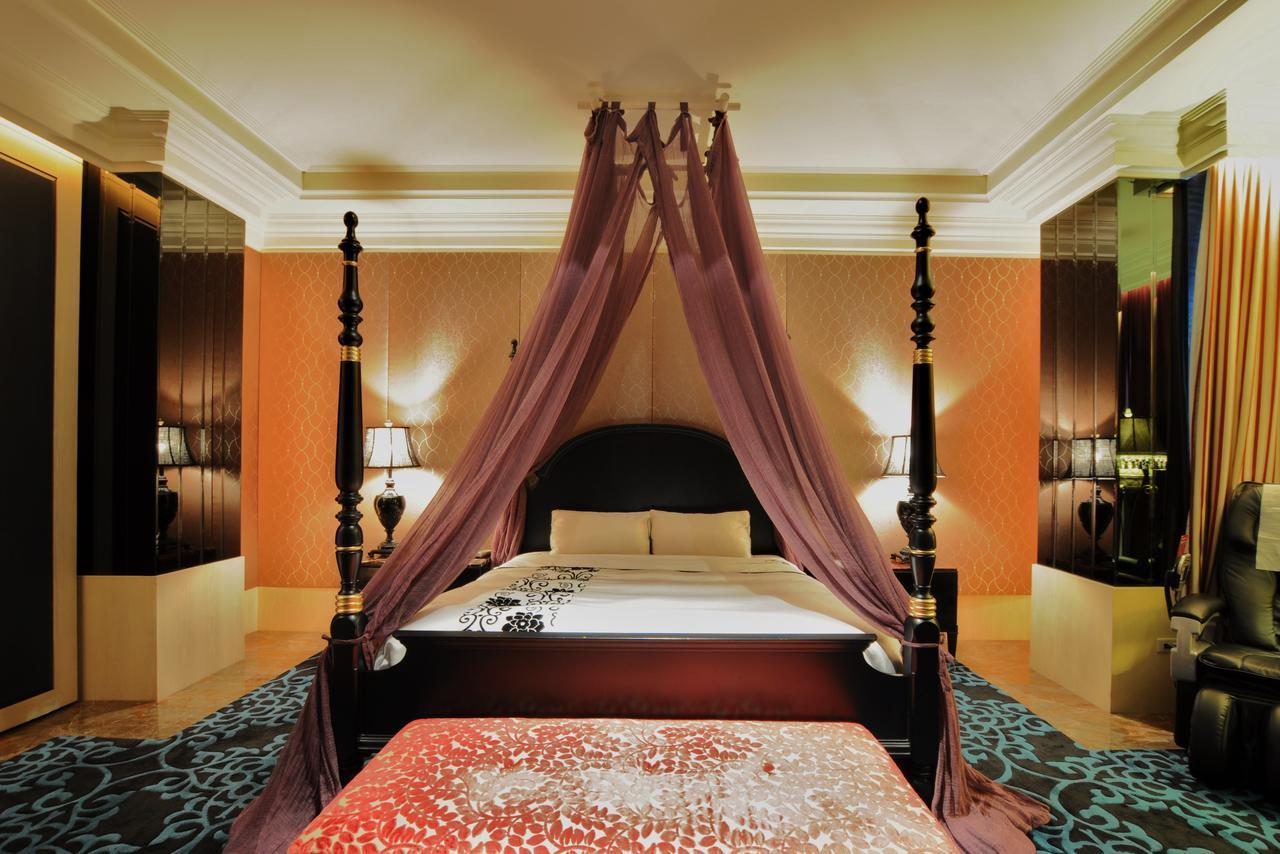 Sunshine Motel Đài Trung Ngoại thất bức ảnh