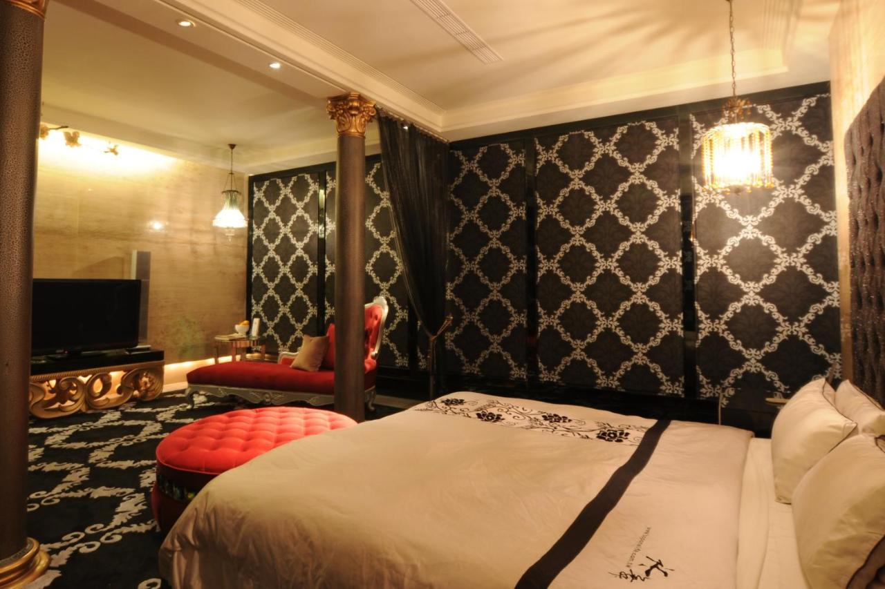 Sunshine Motel Đài Trung Ngoại thất bức ảnh