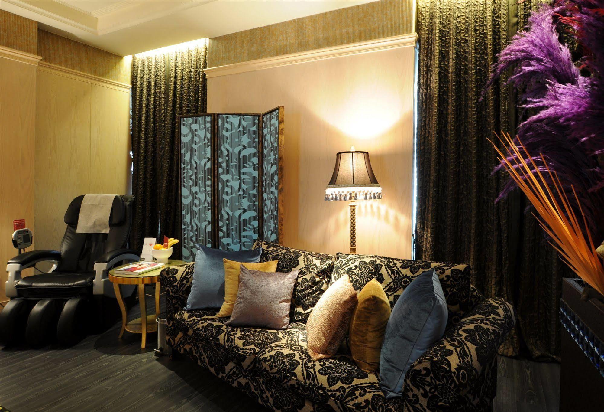 Sunshine Motel Đài Trung Ngoại thất bức ảnh